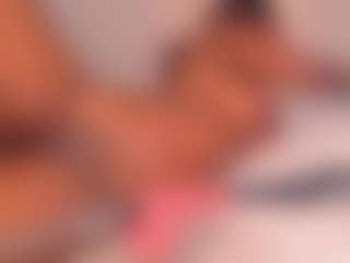 Live cam show with MichaelaCox - Ebony on Fit Hotties | colombia