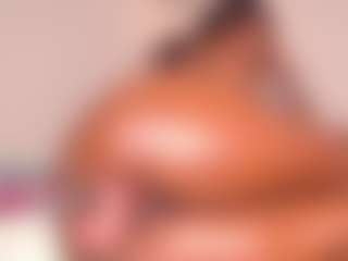 Live cam show with MichaelaCox - Ebony on Milfs Live