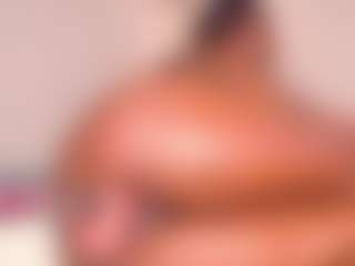 Live cam show with MichaelaCox - Teen (18+) on Cam Slut