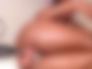 Live cam show with MichaelaCox - Middle Aged on Free Soda