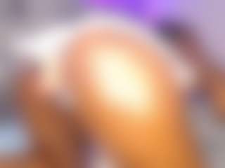MichaelaCox's Live Sex Cam Show