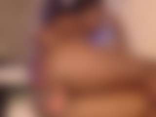 Live cam show with MichaelaCox - Middle Aged on TottyGirls