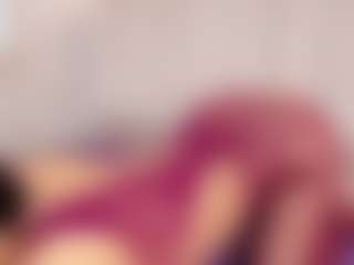 Live cam show with Annie-Queen - Hot on milfzrlive.com