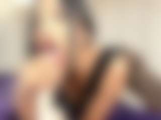 Live cam show with Annie-Queen - Flashing on crypto-cams