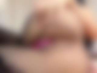 Live cam show with Annie-Queen - Lovense on Dolls Live