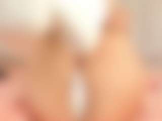 Live cam show with Annie-Queen - Solo on AdultVida.com