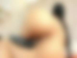 Live cam show with Annie-Queen - Blowjob on Hubzter Live