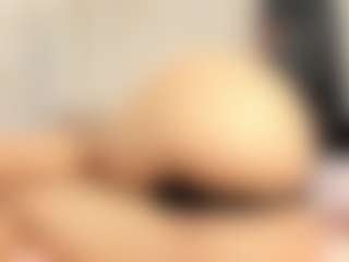 Live cam show with Annie-Queen - Shaved on Camsoda