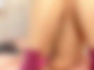 Live cam show with Annie-Queen - Handjob on Camsoda