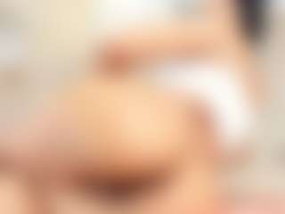 Live cam show with Annie-Queen - Petite on Camsoda