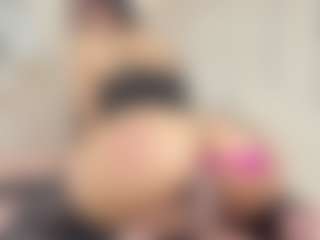 Live cam show with Annie-Queen - Flashing on StripNow
