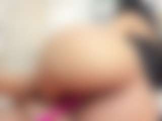 Live cam show with Annie-Queen - Spank on Camsoda