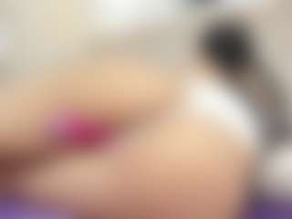 Live cam show with Annie-Queen - Shaved on Cam Slut