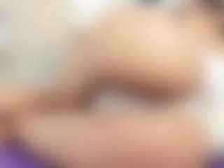 Live cam show with Annie-Queen - Squirt on Ass Tok