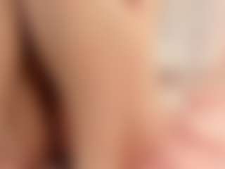 Live cam show with Annie-Queen - Flashing on xfollow cams