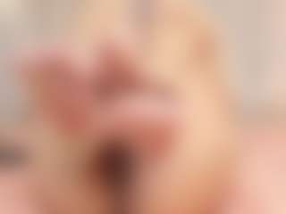 Live cam show with Annie-Queen - Solo on Camsoda