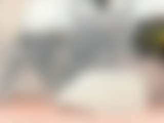 Live cam show with Annie-Queen - Petite on Camsoda