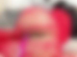 Live cam show with Annie-Queen - Shaved Pussy on livesuperchat.net