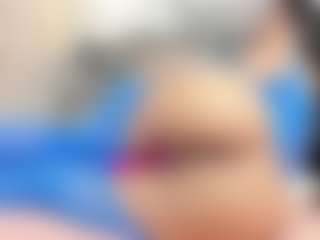 Live cam show with Annie-Queen - Shaved on Hubzter Live