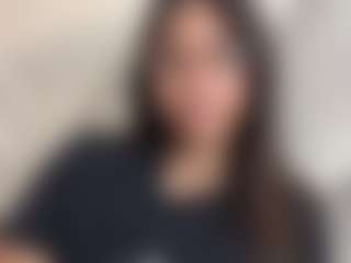 Live cam show with AnaWilson - Brown Eyes Brown Hair on friskycurves.com