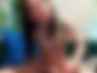 Live cam show with Miss Luna Rae - Normal on friskycurves.com