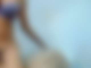 Live cam show with LaurenstsBigTits - Black Hair on slutload