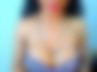 Live cam show with LaurenstsBigTits - Black Hair on Camsoda
