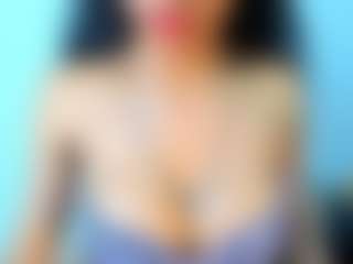Live cam show with LaurenstsBigTits - Black Hair on Camsoda