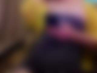 Live cam show with Alissonone - Slave on AdultVida.com