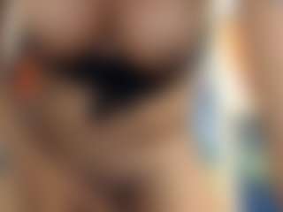 Live cam show with cataleyabigdickk - Black Hair on Gym Cam Girls