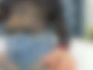 Kaily-Pearty MILF webcam performer live streaming