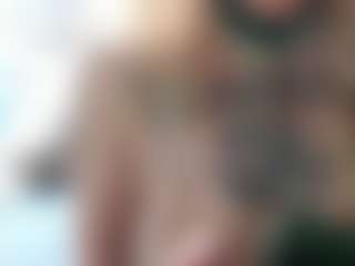 Live cam show with Kaily-Pearty - Blonde Hair MILF on googirlz
