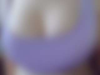 Leysun7 MILF webcam performer live streaming