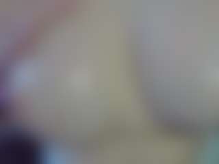 Leysun7 MILF webcam performer live streaming