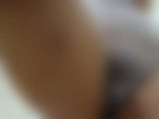 Live cam show with Mature Lily - Oil on Camiplay Live