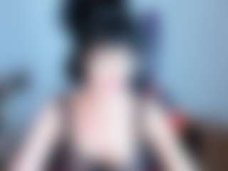 Live cam show with SilviaWallec - Bedroom MILF on CamSodaAdn