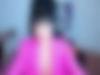Live cam show with SilviaWallec - Middle Aged on Camsoda
