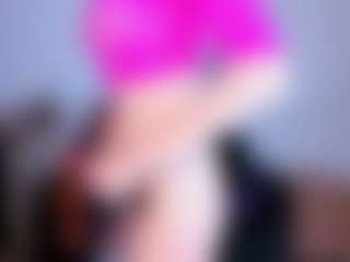 SilviaWallec MILF webcam performer live streaming