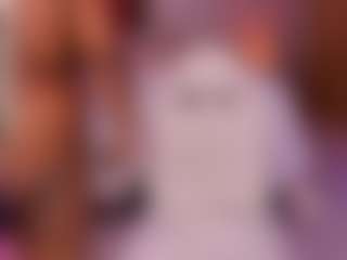 Show de câmera ao vivo com Rebeka spencer - Nipple Piercings no Camsoda