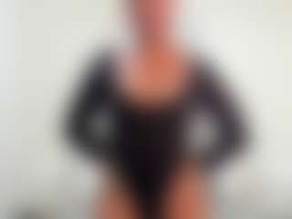 Live cam show with Abril-Taylorr - Curvy Small Tits on luckytryst.com