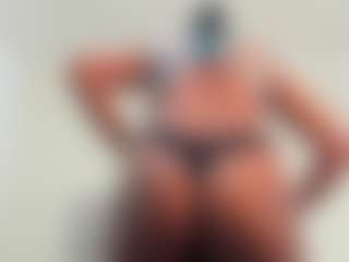 Live cam show with Abril-Taylorr - Living Room on slutload