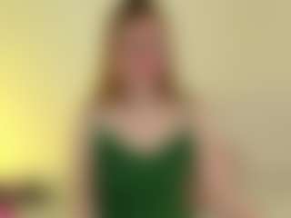 Live cam show with Amber Wood - College on Fling VIP Chat