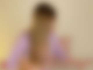 Live cam show with Amber Wood - MILF on TeamSkeetLive