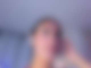 Live cam show with hari - Ebony Petite on Livezox