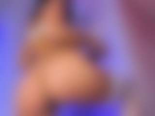 Live cam show with hari - Skinny Ebony on Chatstar