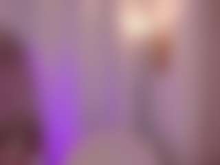 Live cam show with hari - Ebony Petite on CamSodaAdn
