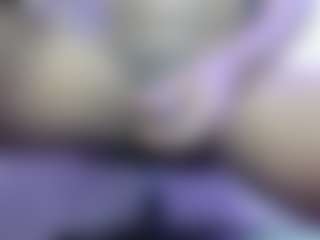Live cam show with santhi-lee - Facial on Camsoda