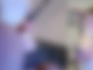 Live cam show with Heavenia - Skinny on Camiplay Live