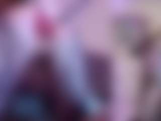 Live cam show with Heavenia - Flashing on CamwithHer