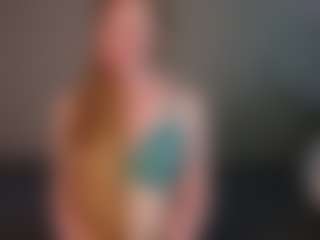Live cam show with CharlotteDoe - Latina on StripNow